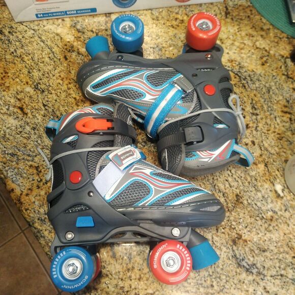 Roller Skates Schwinn Adjustable Fits Sizes 1-2-3-4Challenge Series Flash 2 Grey - Picture 6 of 12